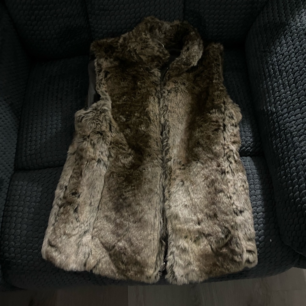 Gap kids faux fur vest